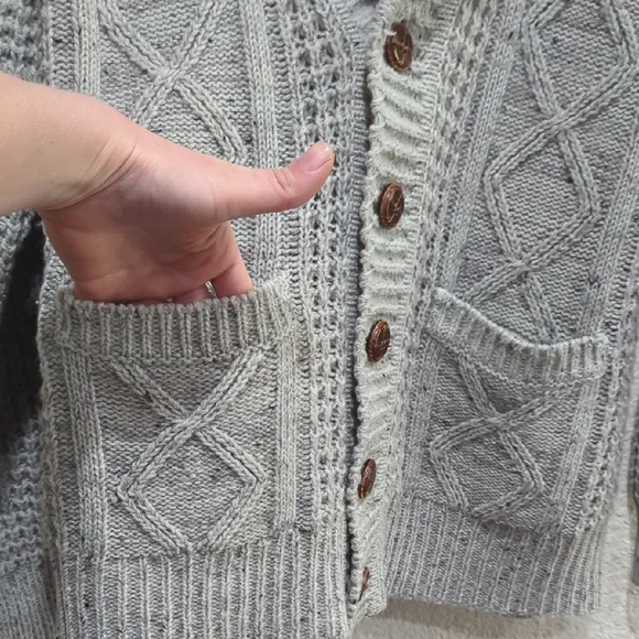 Vintage Oleg Cassini Gray Cable Knit Cardigan - Picture 10 of 12